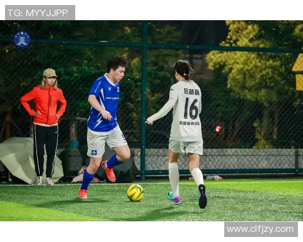 冈山绿雏与赞岐的激烈对决展现足球魅力与团队精神